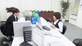 Phang em đồng nghiệp lồn múp rậm lông tại công ty